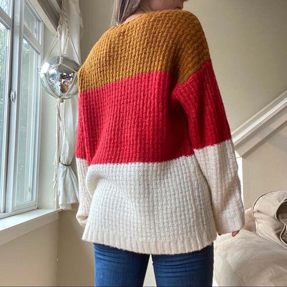 American Eagle Oversized Sweater - Picture 3 of 5